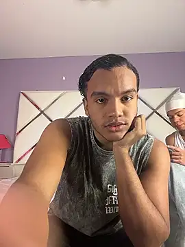 Snapshot of DanteAndKyle chatting on 01-09-26, 11:28 DanteAndKyle online show from 01-09-26, 11:28