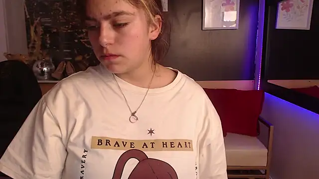 Kitten Cam online show from 09-21-25, 03:41