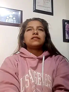 Snapshot of Kitten_Cam chatting on 10-02-25, 03:35 Kitten Cam online show from 10-02-25, 03:35