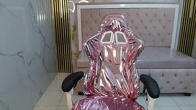 Snapshot of shalon_diaz_s chatting on 01-21-25, 04:05 shalon diaz s online show from 01-21-25, 04:05