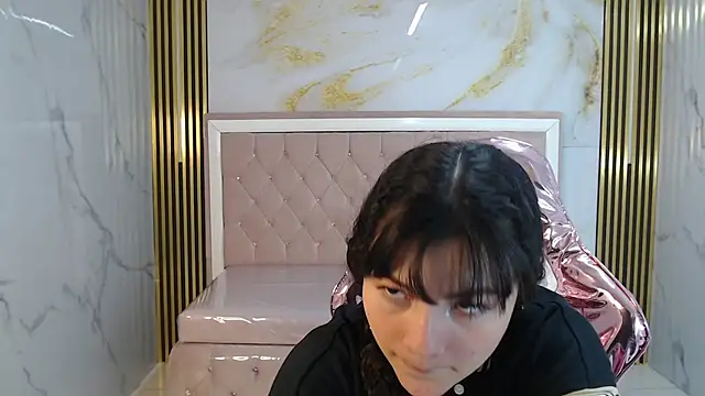 Snapshot of shalon_diaz_s chatting on 02-19-25, 01:06 shalon diaz s online show from 02-19-25, 01:06