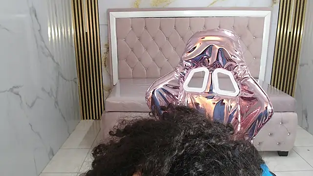 Snapshot of shalon_diaz_s chatting on 03-21-25, 04:29 shalon diaz s online show from 03-21-25, 04:29