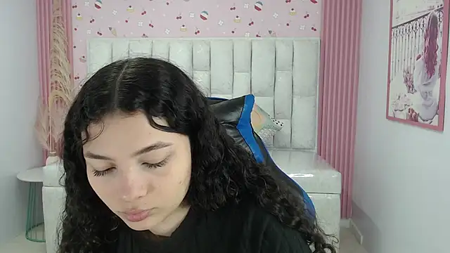 Snapshot of shalon_diaz_s chatting on 09-30-25, 01:16 shalon diaz s online show from 09-30-25, 01:16