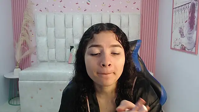 Snapshot of shalon_diaz_s chatting on 10-08-25, 01:31 shalon diaz s online show from 10-08-25, 01:31