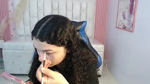 Snapshot of shalon_diaz_s chatting on 11-05-25, 01:22 shalon diaz s online show from 11-05-25, 01:22