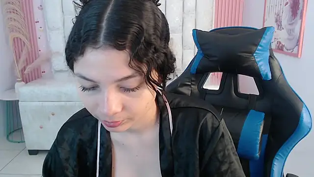 Snapshot of shalon_diaz_s chatting on 11-08-25, 01:00 shalon diaz s online show from 11-08-25, 01:00