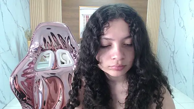 Snapshot of shalon_diaz_s chatting on 11-20-25, 01:11 shalon diaz s online show from 11-20-25, 01:11