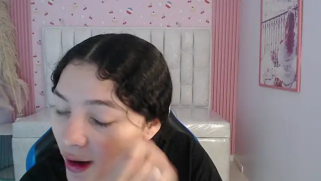 Snapshot of shalon_diaz_s chatting on 12-05-25, 01:20 shalon diaz s online show from 12-05-25, 01:20