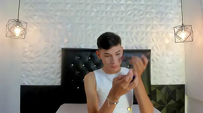 Snapshot of JackeOwens chatting on 03-06-25, 01:03 JackeOwens online show from 03-06-25, 01:03