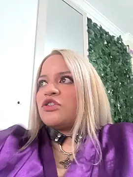 victoria  floyd online show from 11-20-25, 09:47