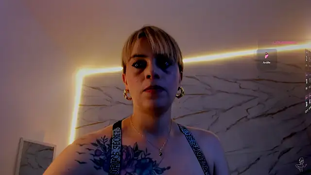RayaCarr  online show from 06-02-26, 01:02