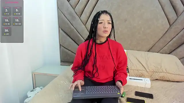 Snapshot of Molly_bishop chatting on 02-03-25, 08:35 Molly bishop online show from 02-03-25, 08:35