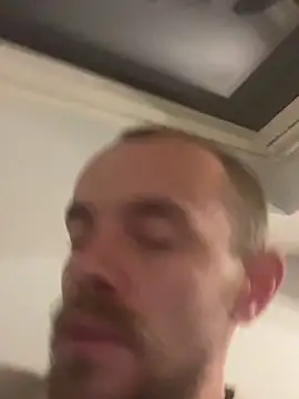 Snapshot of wyattstone chatting on 12-22-25, 07:44 wyattstone online show from 12-22-25, 07:44