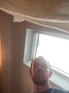 Snapshot of wyattstone chatting on 02-10-26, 03:49 wyattstone online show from 02-10-26, 03:49