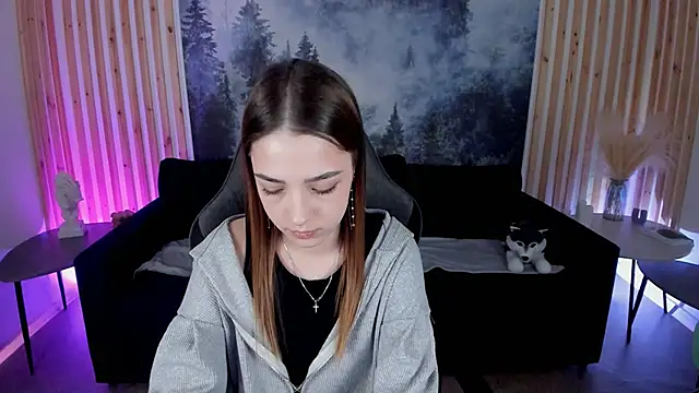 PamBeesly online show from 03-14-25, 11:23