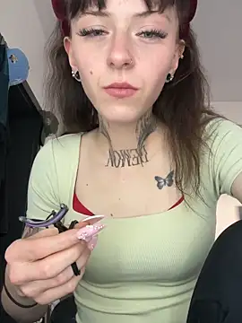 Ciara2004 online show from 12-19-25, 10:22