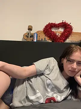 Ciara2004 online show from 04-16-26, 09:39