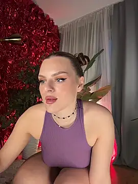 Snapshot of Mary_lost chatting on 05-17-26, 07:32 Mary lost online show from 05-17-26, 07:32