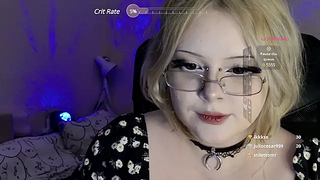 Snapshot of Electro_doll chatting on 03-06-25, 02:29 Electro doll online show from 03-06-25, 02:29