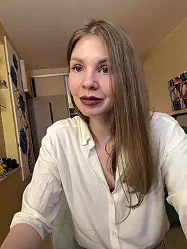 Snapshot of ReginaSparkle chatting on 02-26-25, 01:11 ReginaSparkle online show from 02-26-25, 01:11