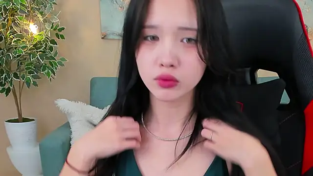 Snapshot of AnneCurtis chatting on 01-28-25, 12:54 AnneCurtis online show from 01-28-25, 12:54