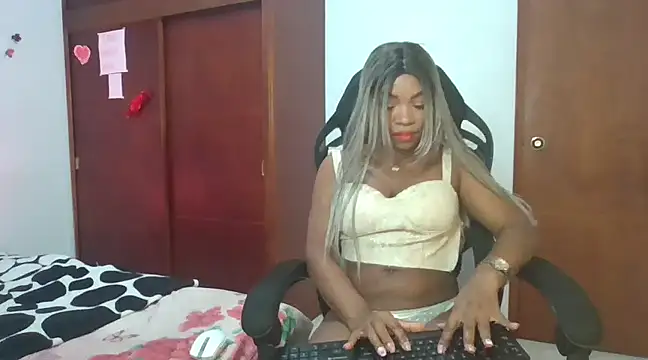 Snapshot of SaraYedid17 chatting on 02-23-25, 06:49 SaraYedid17 online show from 02-23-25, 06:49