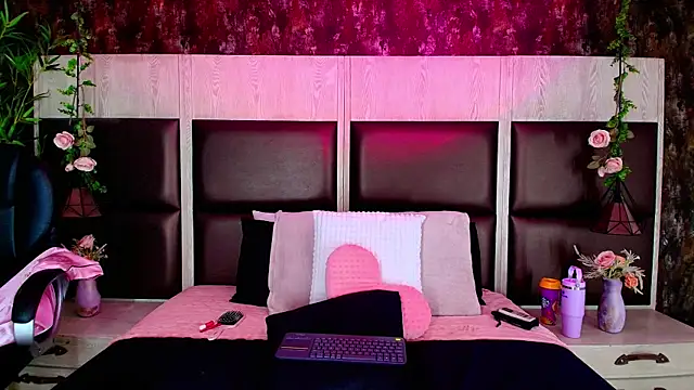 Bella Smiith  online show from 10-03-25, 12:46