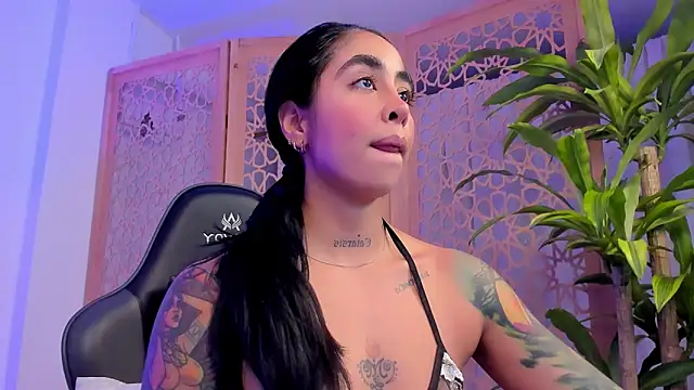 sophierooy22 online show from 01-08-25, 04:11