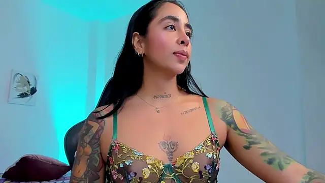 sophierooy22 online show from 10-06-25, 12:30