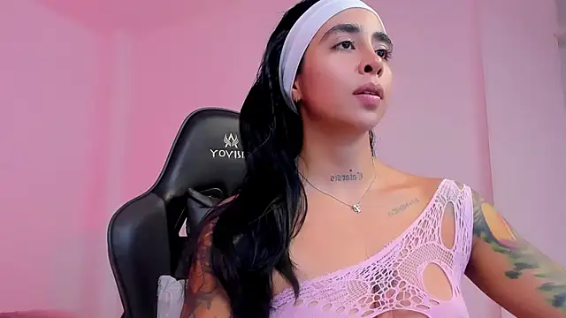 sophierooy22 online show from 11-20-25, 04:07