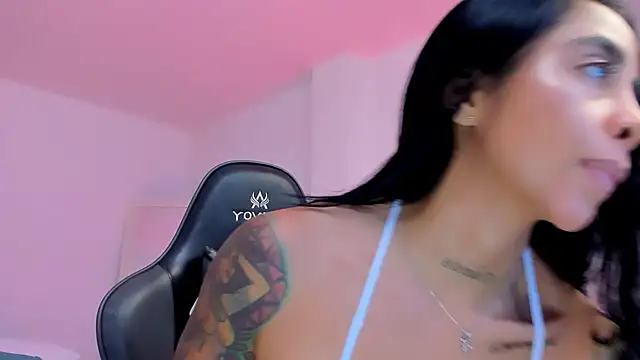 sophierooy22 online show from 04-19-26, 12:43