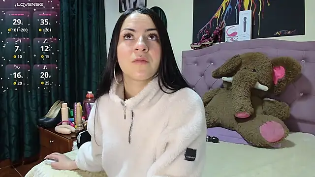 Emmie Hot online show from 12-22-25, 12:02