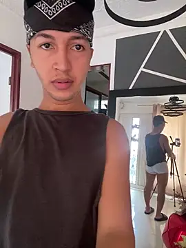 Snapshot of Diegosavage3 chatting on 12-21-25, 04:58 Diegosavage3 online show from 12-21-25, 04:58