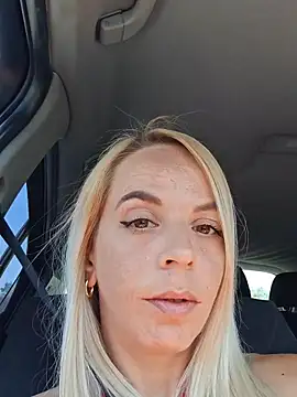 Snapshot of SweetyNinaOff1 chatting on 06-07-26, 02:21 SweetyNinaOff1 online show from 06-07-26, 02:21