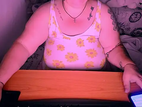 Snapshot of mayamayx chatting on 09-21-25, 06:20 mayamayx online show from 09-21-25, 06:20