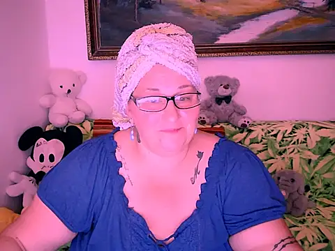 Snapshot of mayamayx chatting on 10-11-25, 06:50 mayamayx online show from 10-11-25, 06:50