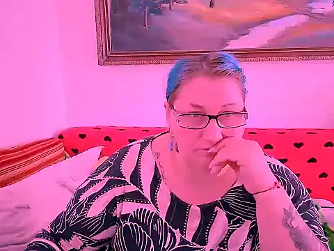 Snapshot of mayamayx chatting on 10-15-25, 08:36 mayamayx online show from 10-15-25, 08:36