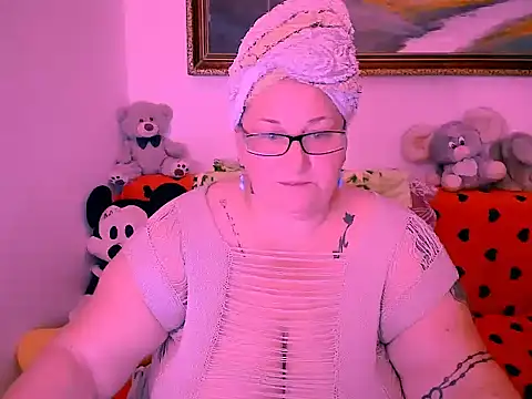 Snapshot of mayamayx chatting on 10-23-25, 07:01 mayamayx online show from 10-23-25, 07:01