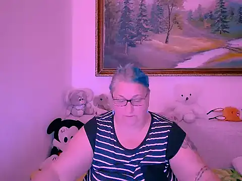 Snapshot of mayamayx chatting on 11-02-25, 03:58 mayamayx online show from 11-02-25, 03:58