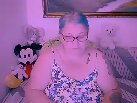 Snapshot of mayamayx chatting on 11-07-25, 08:53 mayamayx online show from 11-07-25, 08:53