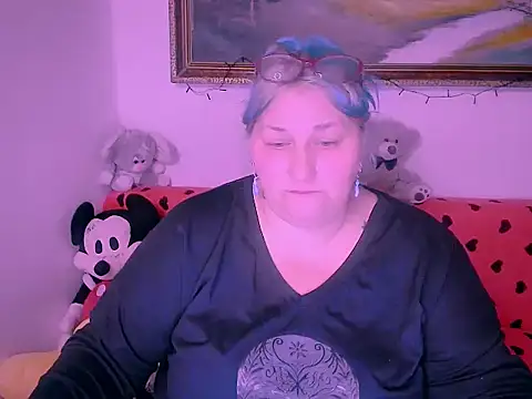 Snapshot of mayamayx chatting on 11-24-25, 09:14 mayamayx online show from 11-24-25, 09:14