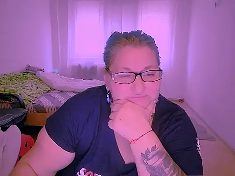 Snapshot of mayamayx chatting on 11-27-25, 10:06 mayamayx online show from 11-27-25, 10:06