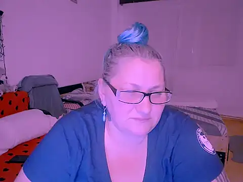 Snapshot of mayamayx chatting on 11-27-25, 10:12 mayamayx online show from 11-27-25, 10:12