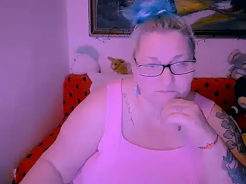 Snapshot of mayamayx chatting on 11-30-25, 06:56 mayamayx online show from 11-30-25, 06:56