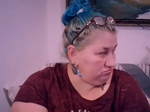 Snapshot of mayamayx chatting on 12-02-25, 03:40 mayamayx online show from 12-02-25, 03:40