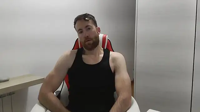 Snapshot of machohiberiko chatting on 12-20-25, 04:58 machohiberiko online show from 12-20-25, 04:58