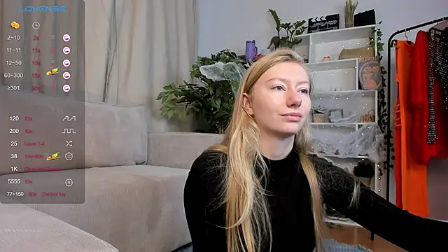 Snapshot of Rachel_Rut chatting on 10-28-25, 04:05 Rachel Rut online show from 10-28-25, 04:05