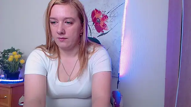 Snapshot of MarthaSimons chatting on 06-16-26, 04:04 MarthaSimons online show from 06-16-26, 04:04