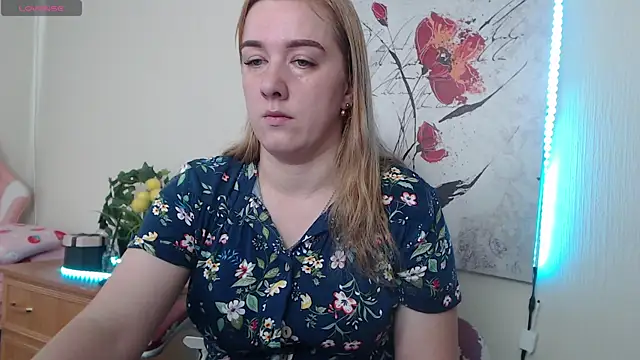 Snapshot of MarthaSimons chatting on 06-26-26, 04:06 MarthaSimons online show from 06-26-26, 04:06