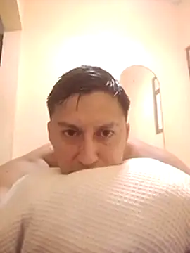 LuisMex1998 online show from 04-11-26, 02:16